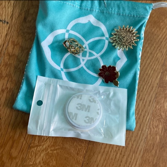 Kendra Scott ott friendship bracelet/pin bundle - Picture 3 of 3